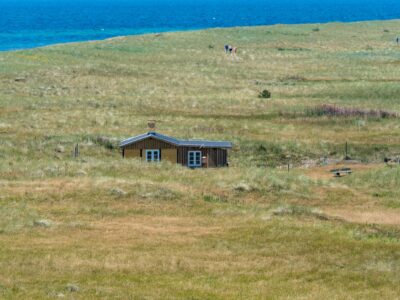 Saksfjed-Hyllekrog er et af Fugleværnsfondens største naturreservater. Området blev erhvervet i 1995 gennem Karen Krieger Fonden, der overlod administrationen af området til Fugleværnsfonden. Hele reservatet er en del af en større landskabsfredning, der blev fredet i 1989. Hyllekrog er et vildtreservat, og jagt er forbudt i hele bugten nord for Hyllekrogtangen. Derudover er Saksfjed-Hyllekrog også et EF-beskyttelsesområde og et Ramsarområde, hvilket vil sige et vådområde af internationeal betydning som levested for vandfugle.